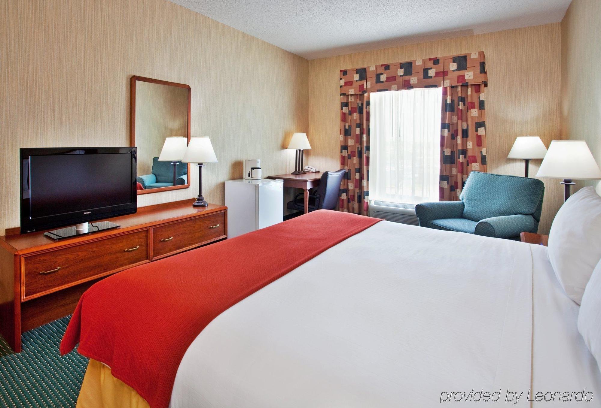Baymont By Wyndham West Plains Hotel Exterior photo