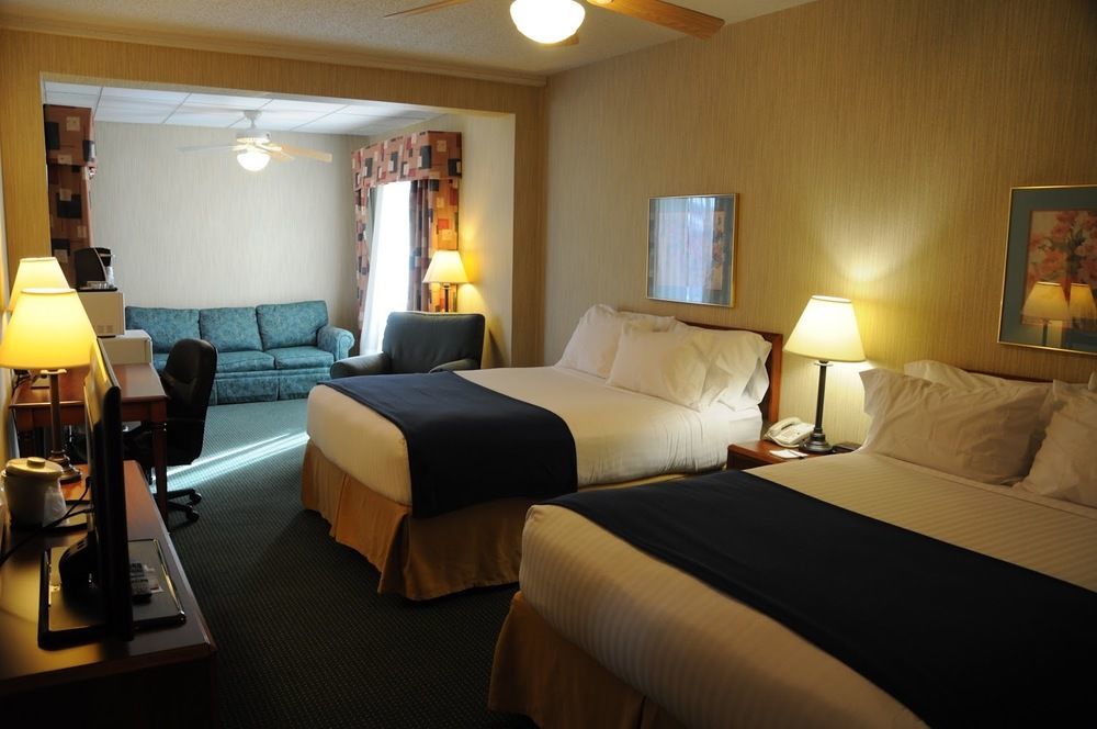 Baymont By Wyndham West Plains Hotel Exterior photo
