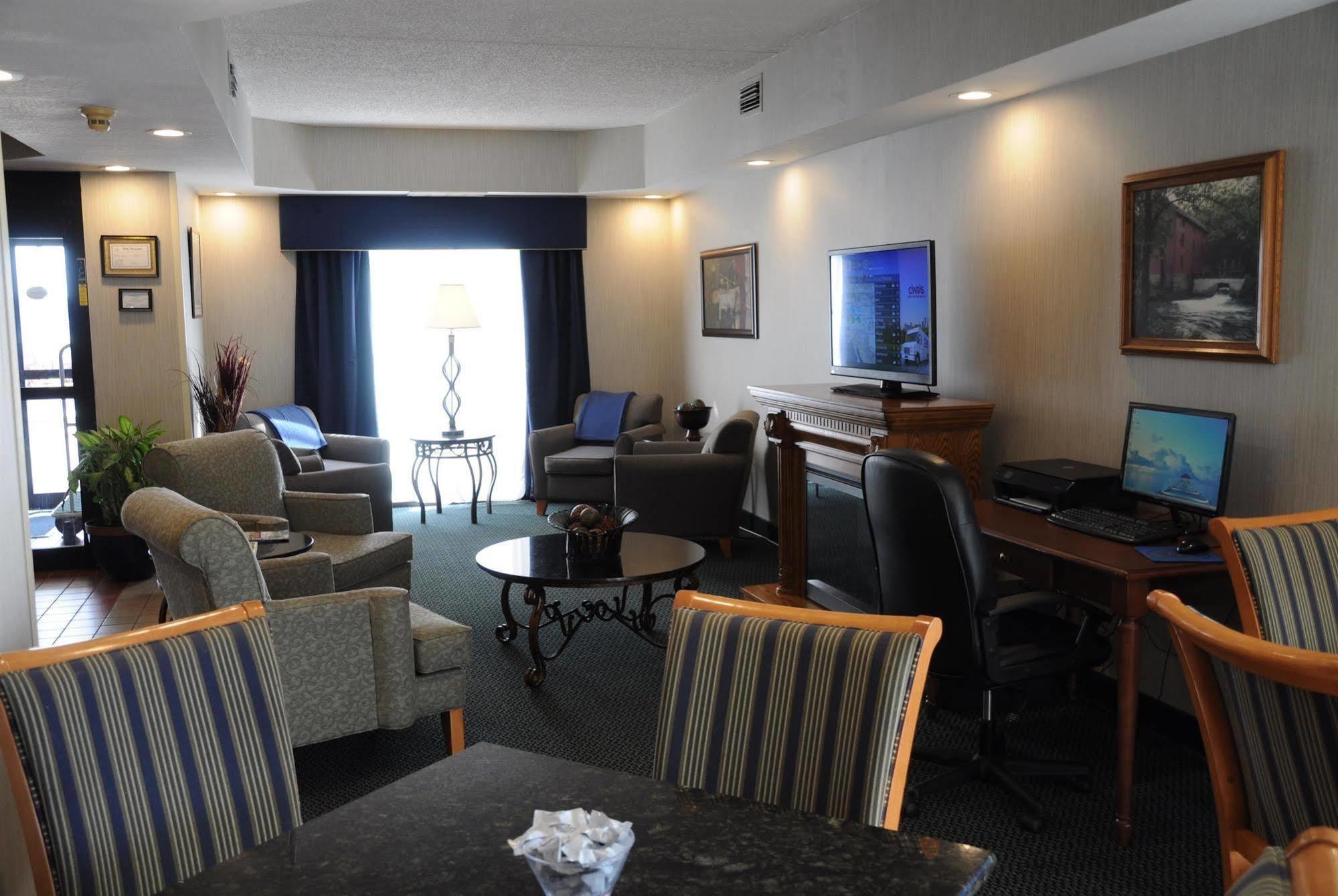 Baymont By Wyndham West Plains Hotel Exterior photo